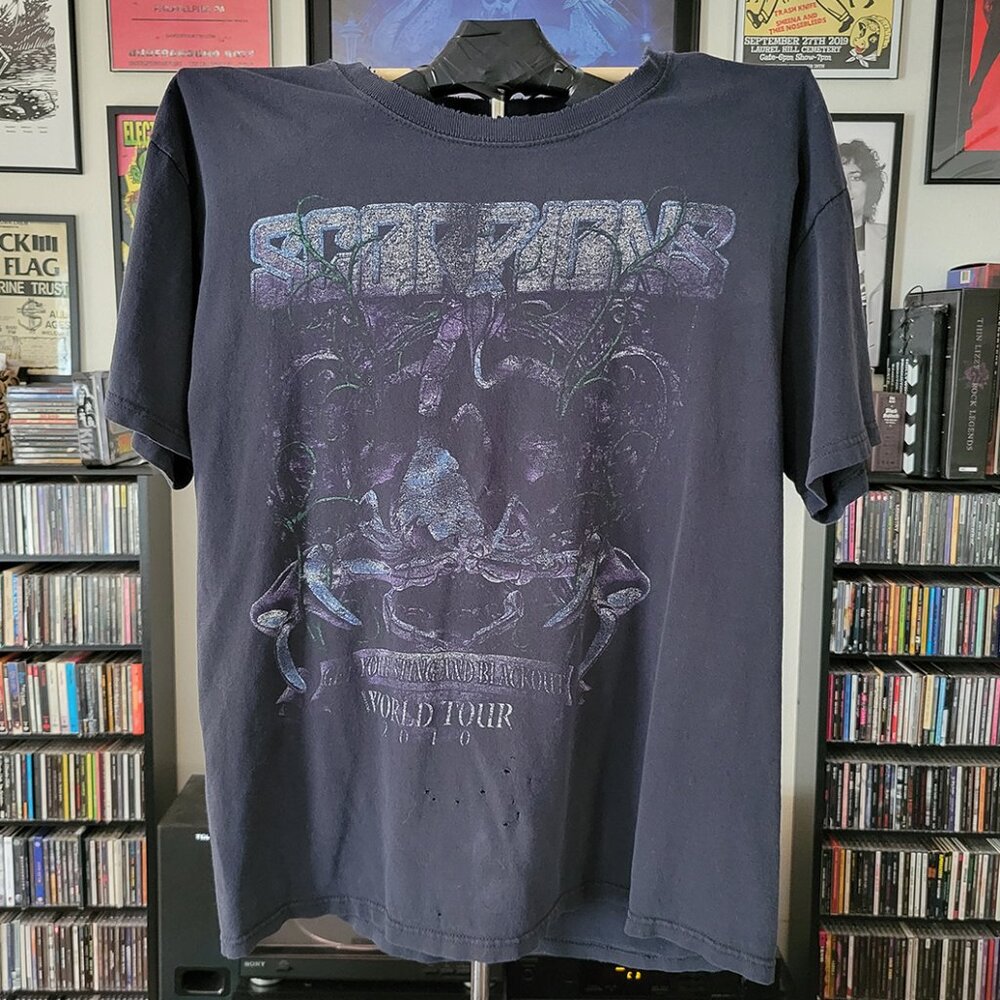 SCORPIONS Get Your Sting And Blackout 2010 Tour T-Shirt Size Large